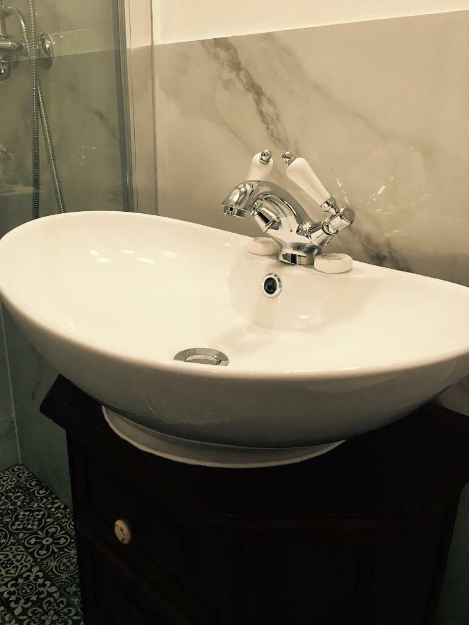 Przestrzenny Apartament W Centrum Krakowa. Luaran gambar